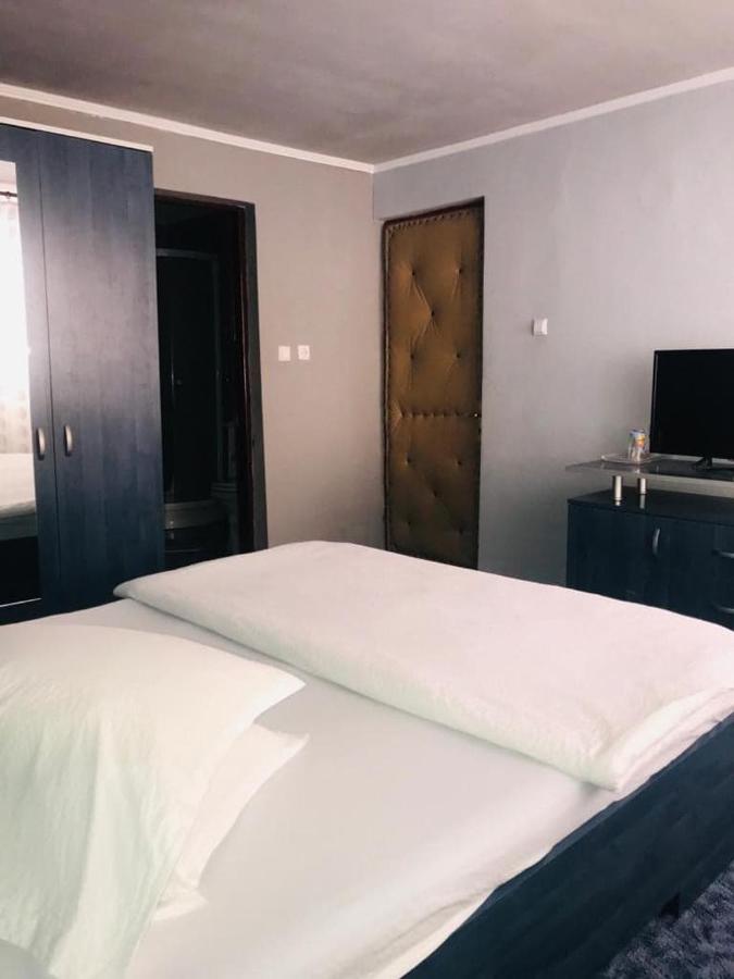 Vila Nik Buşteni Exteriör bild